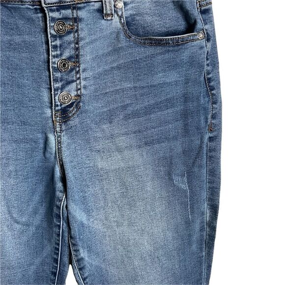 MAURICES Faded Distressed Junior Jeans with button front Size 11/12 - Picture 2 of 10